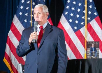 From walking with Mike Leach to sitting with Nick Saban, Dennis Dodd reflects on 27 years at CBS Sports – CBS Sports