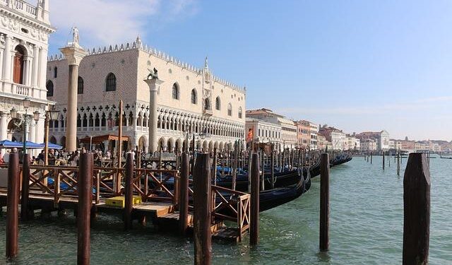 Video The latest on DOGE, immigration reform and the economy – ABC News