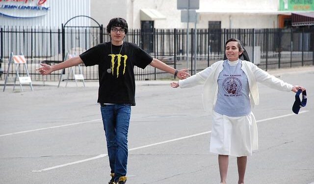 Bakersfield World War II veteran celebrates 100th birthday with speeches, songs and a Harley-Davidson rumble – KGET 17