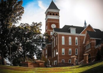 See Tramell Tillman (Milchick) Lead Marching Band at ‘Severance’ Finale Panel – Yahoo Entertainment