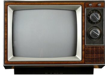 Television could go the way of newspapers if the US economy tips into recession, analyst warns – Yahoo Finance