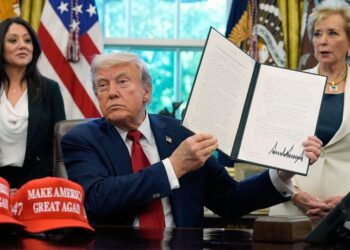 Warning signs for Trump as pessimistic outlook on the economy grows among Americans – Politico