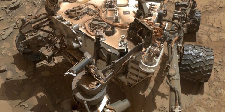 NASA rover discovers out-of-place ‘Skull’ on Mars, and scientists are baffled – Live Science