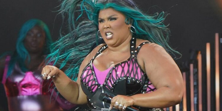 NEWS OF THE WEEK: Lizzo reveals lifestyle changes that led to weight loss – Yahoo Life UK