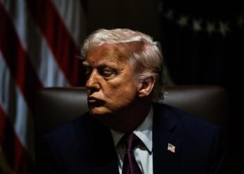 Trump complained to Bezos before Amazon said it scrapped idea to display tariff cost – CNBC