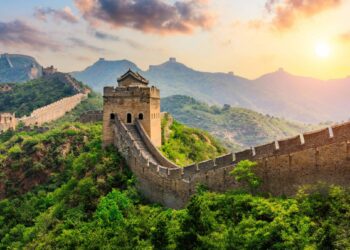 China allegedly tried to influence this politician. She says she’s not going anywhere – Los Angeles Times