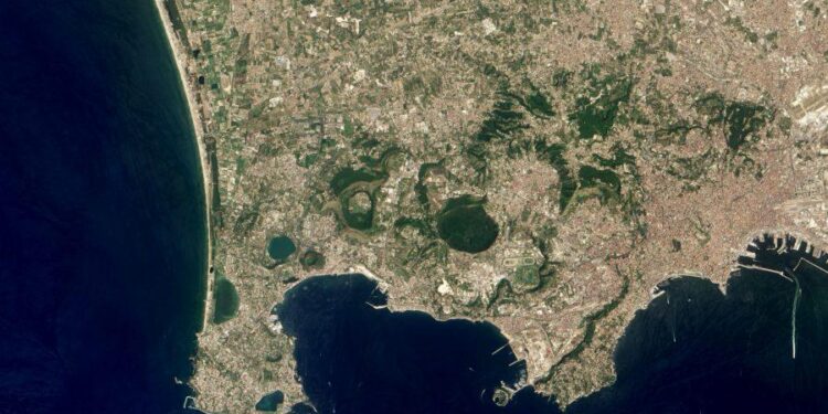 Scientists discover key to taming earthquake risk at Italy’s Campi Flegrei caldera – Phys.org