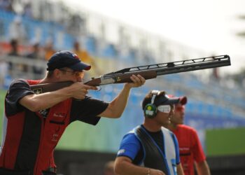 1 hospitalized with life-threatening injuries after shooting outside sports bar, SAPD says – KSAT