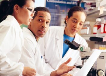 Dear US researchers: break the outrage addiction. I survived the besieging of science. So can you – Nature