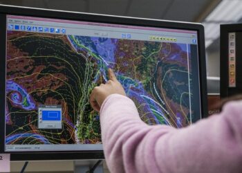 Dismantling NOAA Threatens the World’s Ability to Monitor Carbon Dioxide Levels – WIRED