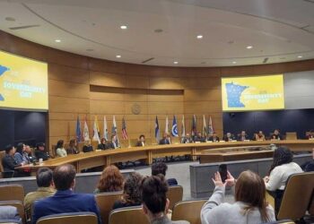 State lawmakers criticize Gov. Hochul’s policy-laden budget strategy – Spectrum News