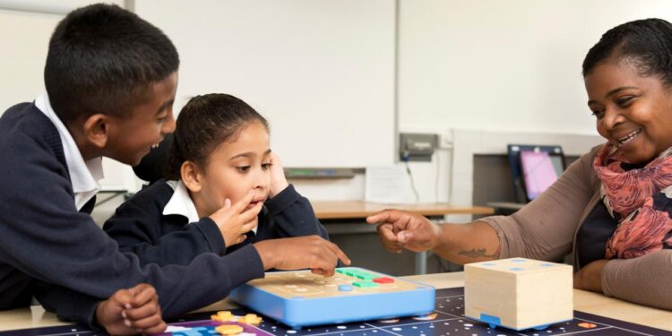 Opening kids’ eyes to the wonders of Information and Communication Technology at EBU Girls in ICT Day 2025 – EBU tech