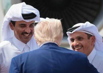 Trump mocks France’s WWII victory celebrations in Qatar army speech – Euronews.com