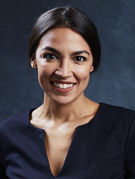 Rising Democrat star is blasted as a hypocrite after truth about her lifestyle emerges that’s VERY different t – Daily Mail