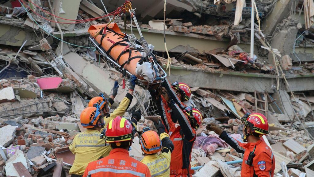 First-of-its-kind video captures the terrifying moment the ground tore apart during major Myanmar earthquake – Live Science