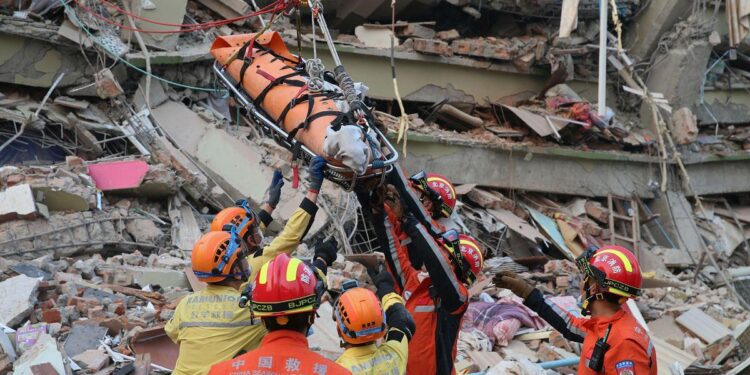 First-of-its-kind video captures the terrifying moment the ground tore apart during major Myanmar earthquake – Live Science