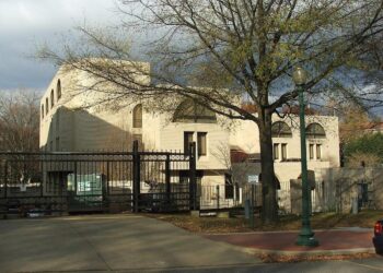 Two Israeli Embassy staffers shot and killed outside Jewish Museum in DC – CNN