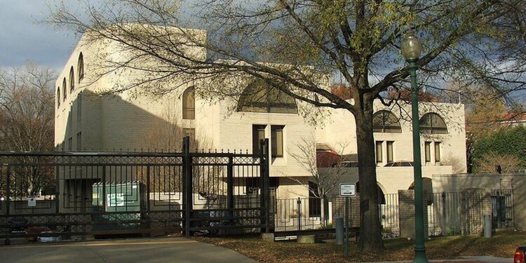 Two Israeli Embassy staffers shot and killed outside Jewish Museum in DC – CNN