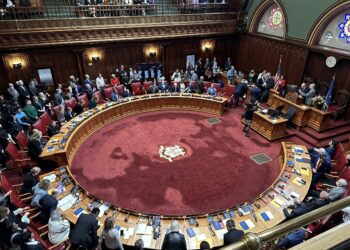 CT Senate backs panel to support struggling live entertainment venues – WSHU