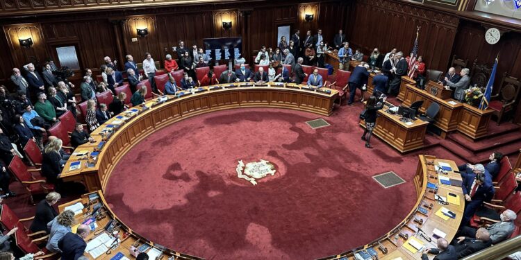 CT Senate backs panel to support struggling live entertainment venues – WSHU