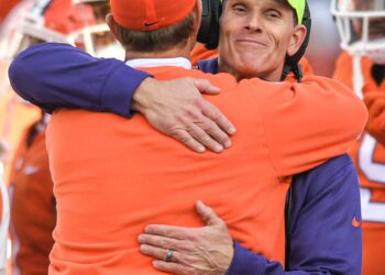 Oklahoma’s Brent Venables, Auburn’s Hugh Freeze among coaches who can significantly boost ranking in 2025 – CBS Sports