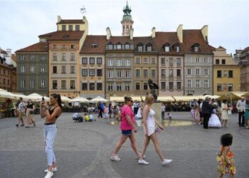 This City Was Named the World’s Fastest-growing Wealth Hub With 156 Centimillionaires and 22 Billionaires – Travel + Leisure