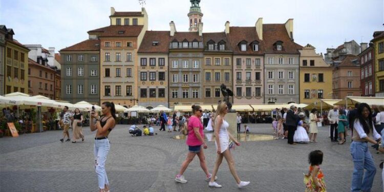 This City Was Named the World’s Fastest-growing Wealth Hub With 156 Centimillionaires and 22 Billionaires – Travel + Leisure