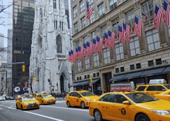 PIX on Politics Daily: Future of Fifth Avenue – Yahoo News