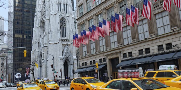 PIX on Politics Daily: Future of Fifth Avenue – Yahoo News
