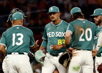Bar-B-Cast on Red Sox’s struggles and ugly season: ‘Alex Cora is going nowhere at least this season’ – Yahoo Sports