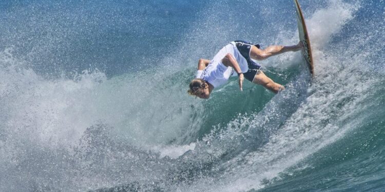 Statewide Hawaii high school surfing closer with passage of funding bill – Spectrum News