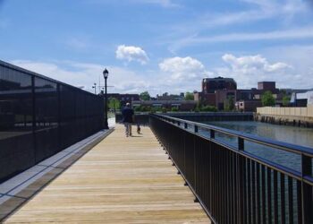 Salem’s Harborwalk Garden Cultivates Community with Entertainment, Food, and Events – 105.7 WROR