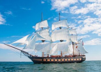 Tall ship brings ESA ocean science training to Nice – European Space Agency
