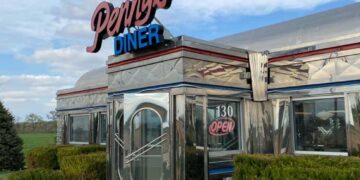 The Iconic Missouri Diner That Gives You A Taste Of Live Entertainment With Your Meal – Yahoo