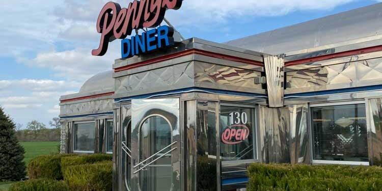 The Iconic Missouri Diner That Gives You A Taste Of Live Entertainment With Your Meal – Yahoo
