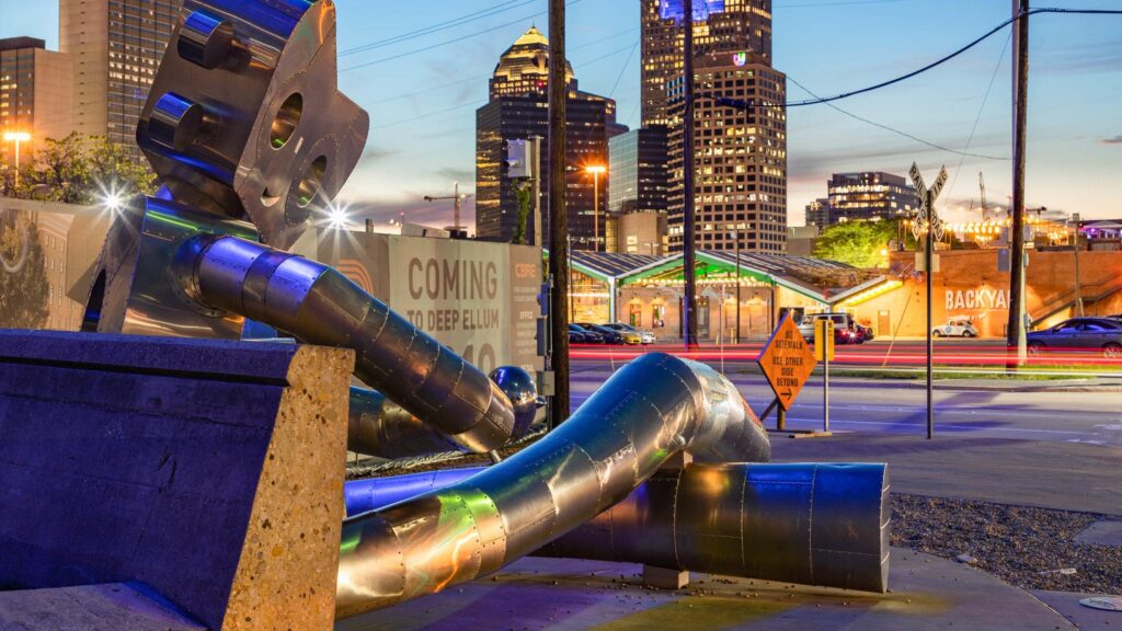 Safety concerns in Deep Ellum create apprehension as the entertainment district gains visitors – CBS News