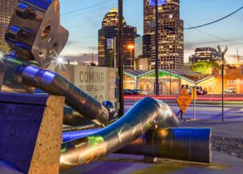 Safety concerns in Deep Ellum create apprehension as the entertainment district gains visitors – CBS News