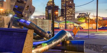 Safety concerns in Deep Ellum create apprehension as the entertainment district gains visitors – CBS News