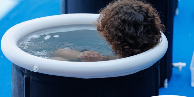 Science Reveals How Cold Water Can Transform Your Cells in Only “One Week” Ritual – Indian Defence Review
