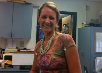 Muskego mom breaks world record in planking – WISN