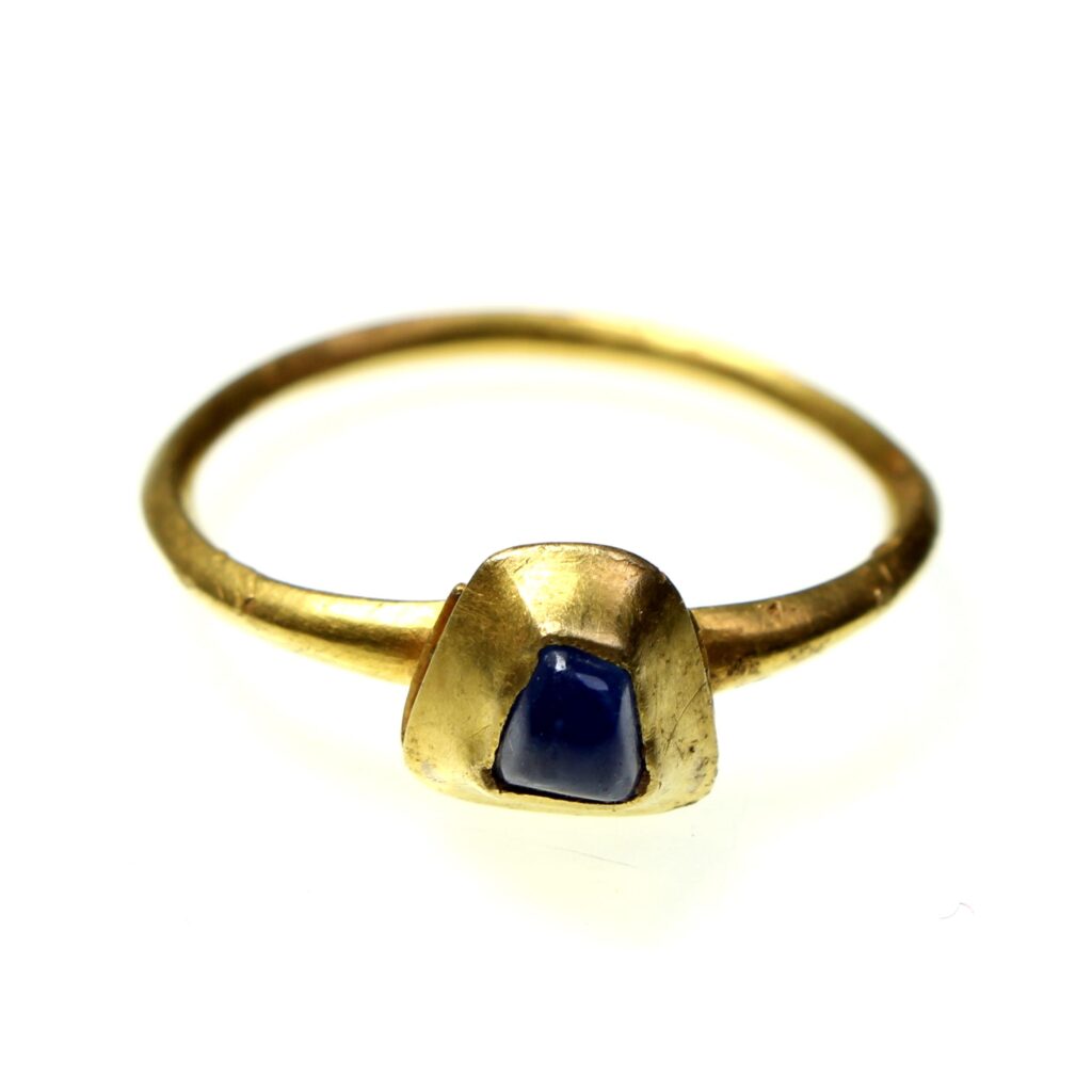 Medieval gold ring found in castle in Slovakia has rare purple sapphire imported from Sri Lanka – Live Science