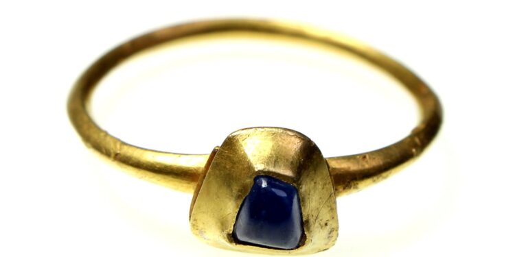 Medieval gold ring found in castle in Slovakia has rare purple sapphire imported from Sri Lanka – Live Science