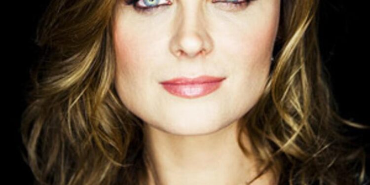 Emily Deschanel was scolded during “Bones” season 1 for being ‘late and unprepared’: ‘I was just beside myself’ – Yahoo