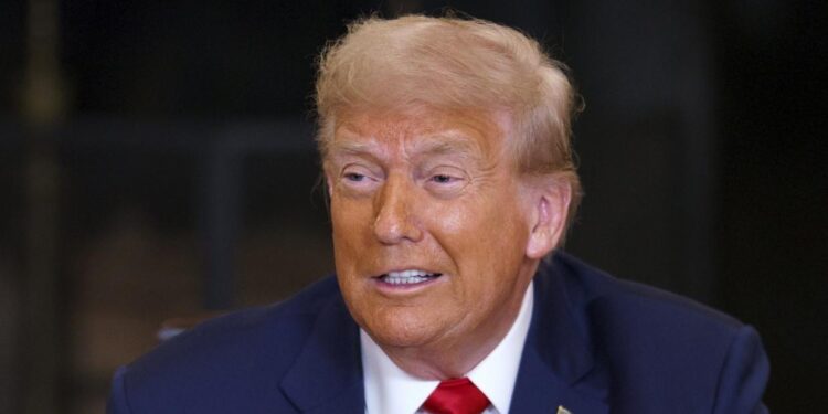 Donald Trump showered in boos at Club World Cup final on American soil – Yahoo Sports