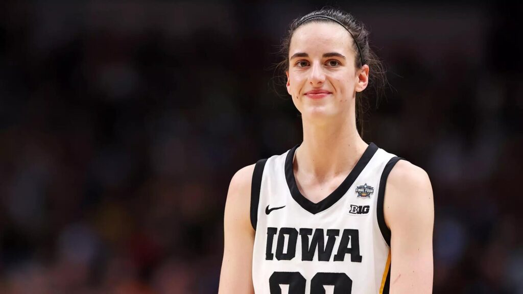 Caitlin Clark Grabs Attention With Pregame Outfit Sunday – Yahoo News