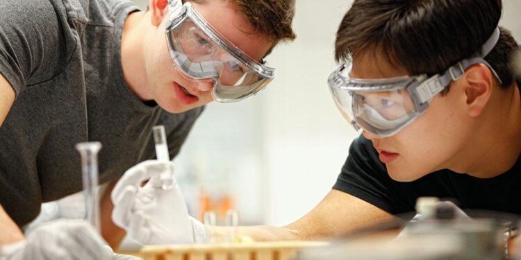 Competitive research experiences give chemistry major advanced look into materials science field – lockhaven.com