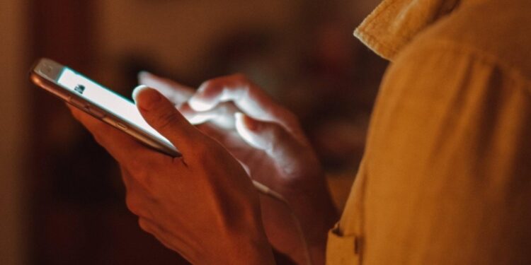 Put the Phone Down, Kid. Science Says So. – 105.7 WROR