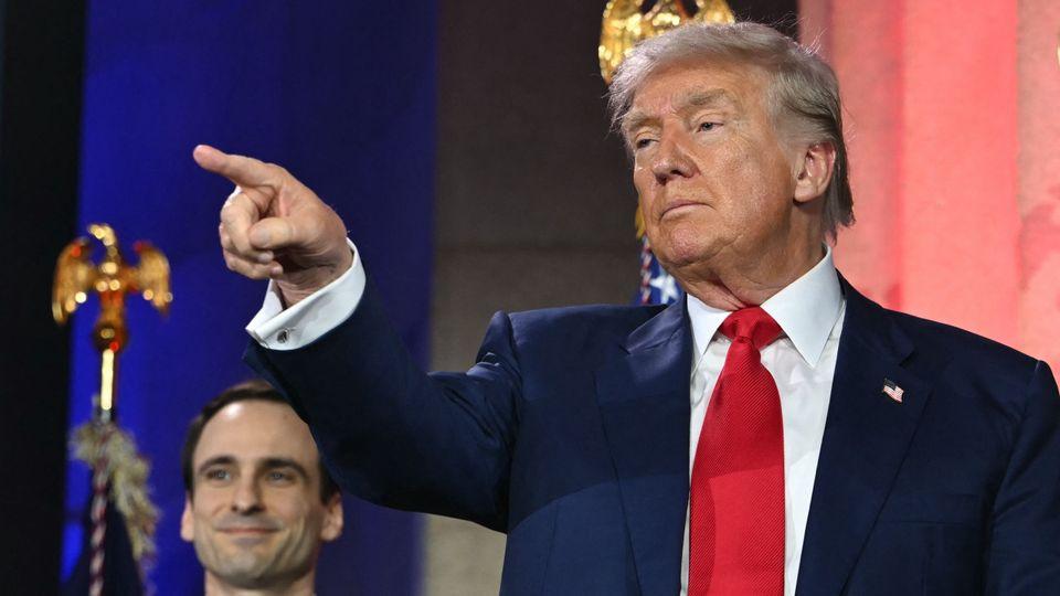 Trump’s Name Is on Contributor List for Epstein Birthday Book – The New York Times