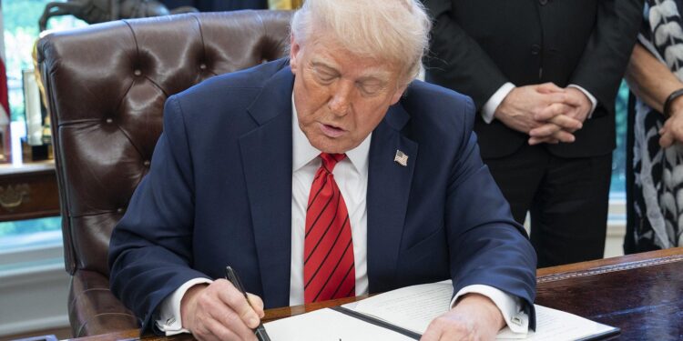 Trump Executive Order Ends De Minimis Exemption for Rest of World – The New York Times