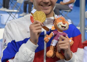 World Championships, Day Eight Finals: Kliment Kolesnikov Blazes to Title in 50 Backstroke; Tie for Silver – Swimming World